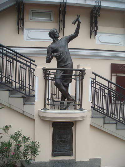 Памятник Уточкину в Одессе